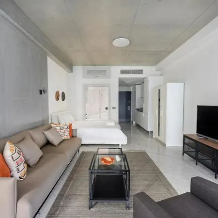 Gorgeous Bright Parking Poolviews! #135 בית נופש *