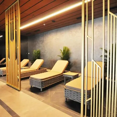 Gorgeous Bright Parking Poolviews! #135