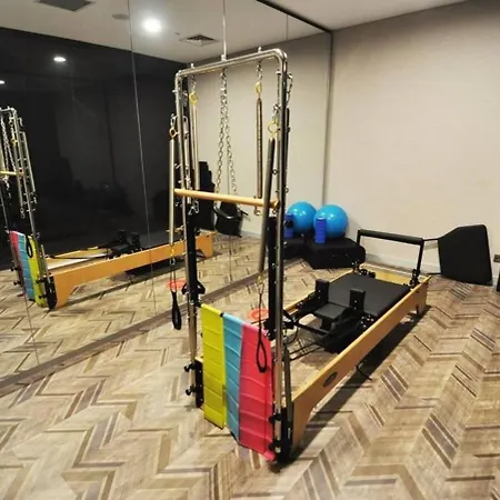 Gorgeous Bright Parking Poolviews! #135 Holiday home