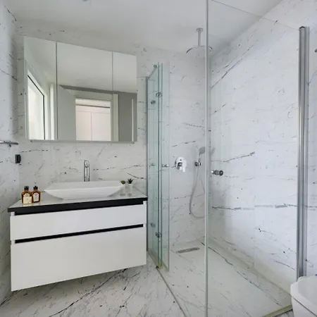 Gorgeous Bright Parking Poolviews! #135 Holiday home *